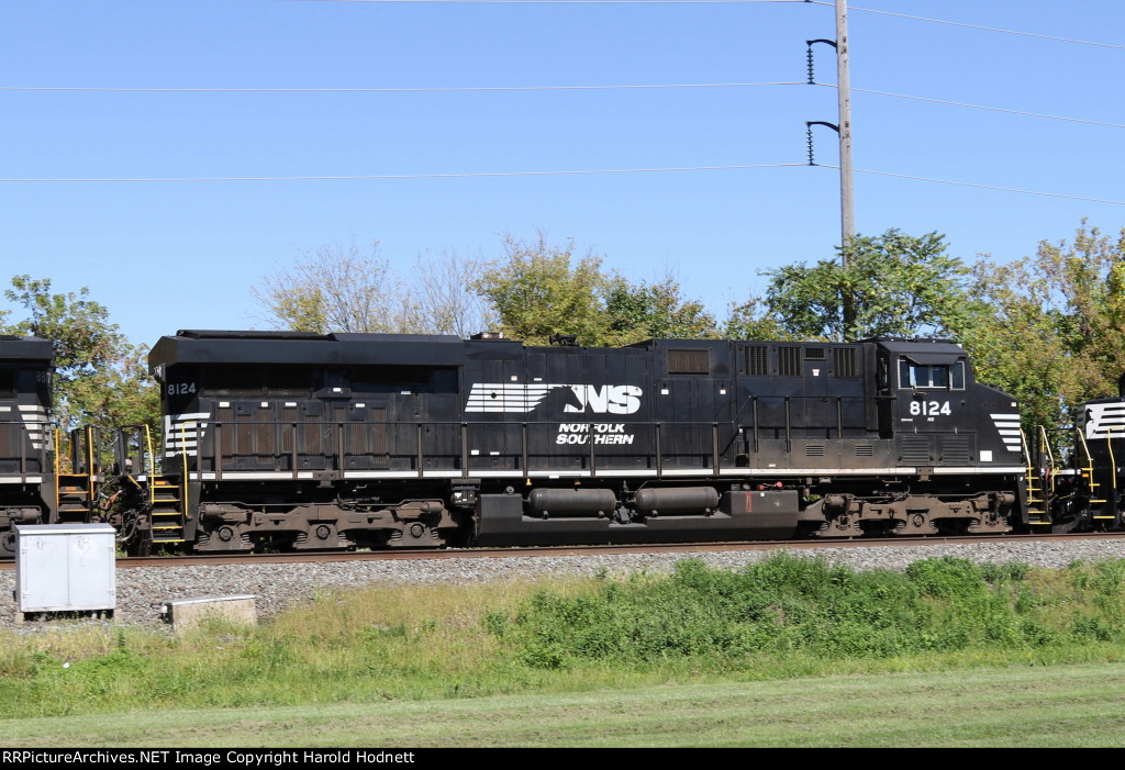 NS 8124